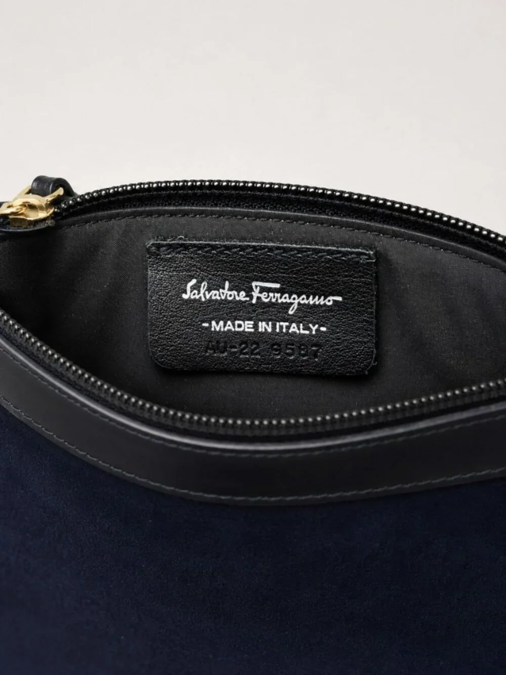 Salvatore Ferragamo Midnight Suede Look Cosmetic Travel Pouch Italy AU-22 9587